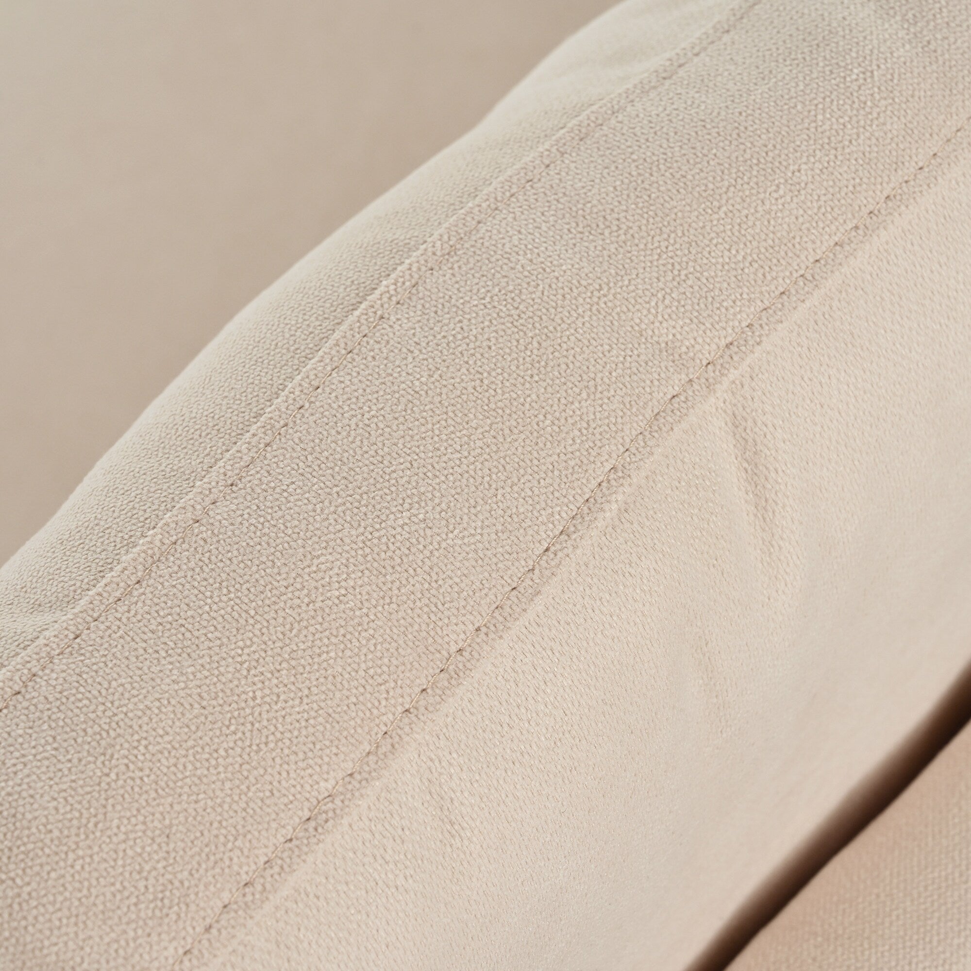 Sofa with Removable Back and Seat Cushions and 2 pillows