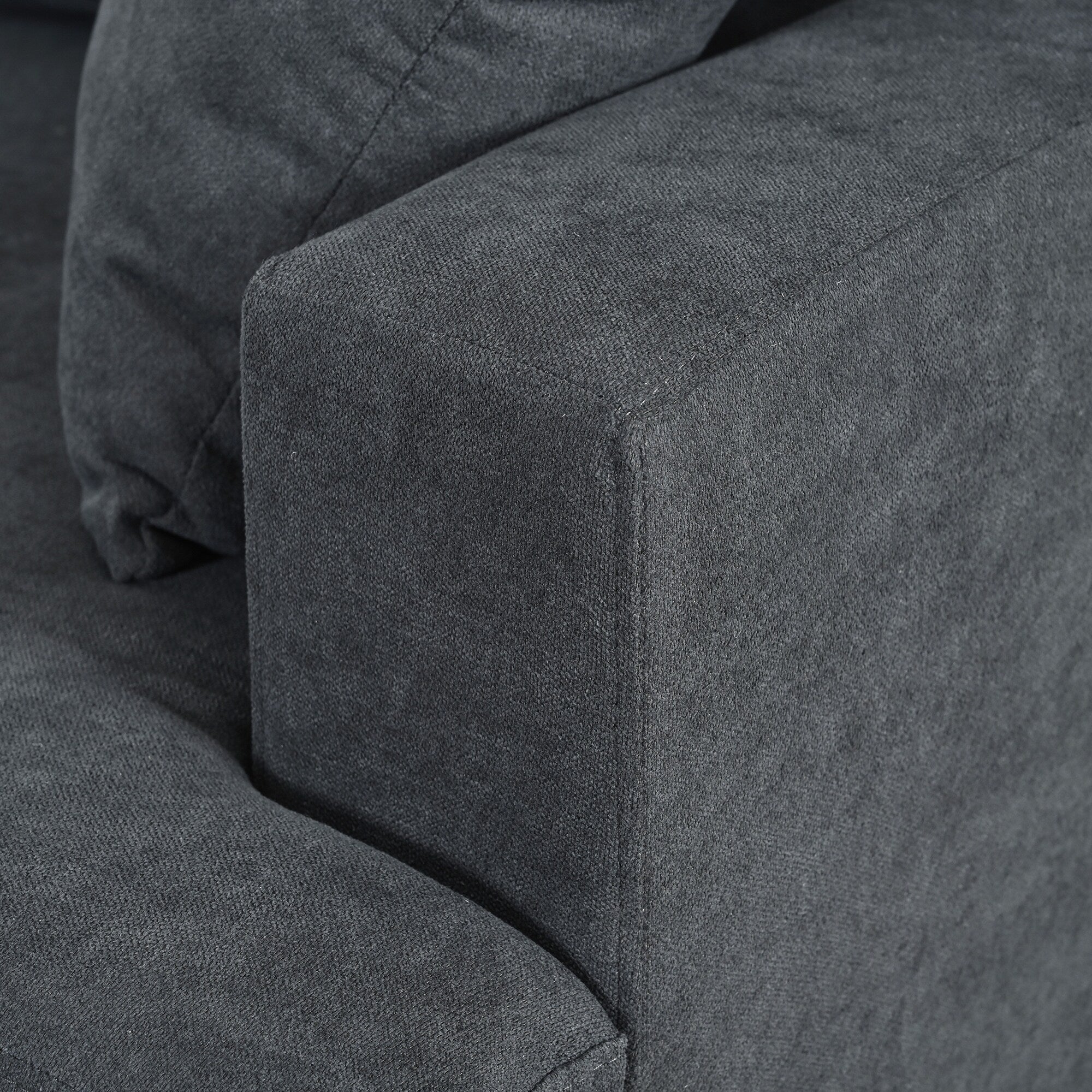 Sofa with Removable Back and Seat Cushions and 2 pillows
